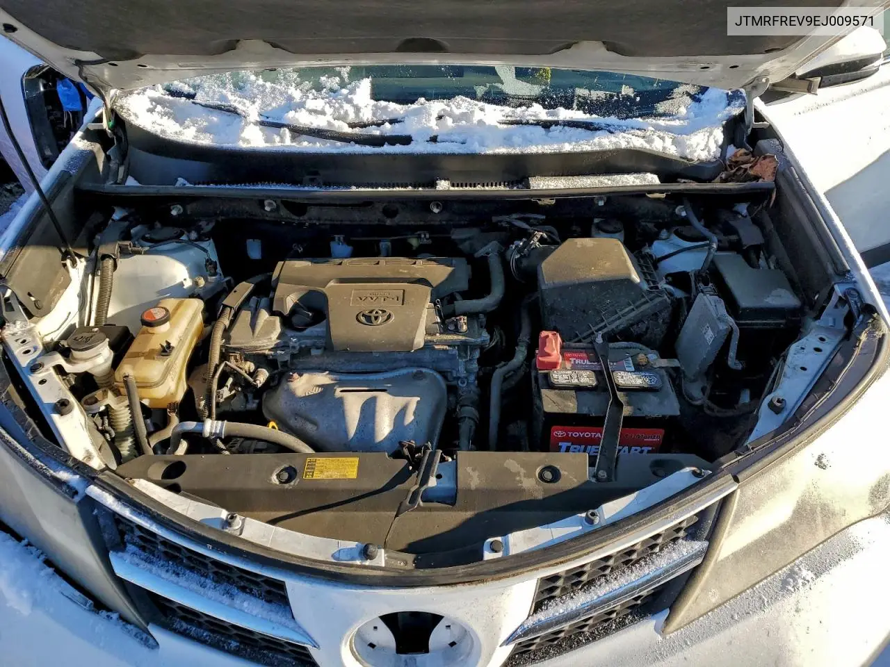 JTMRFREV9EJ009571 2014 Toyota Rav4 Xle
