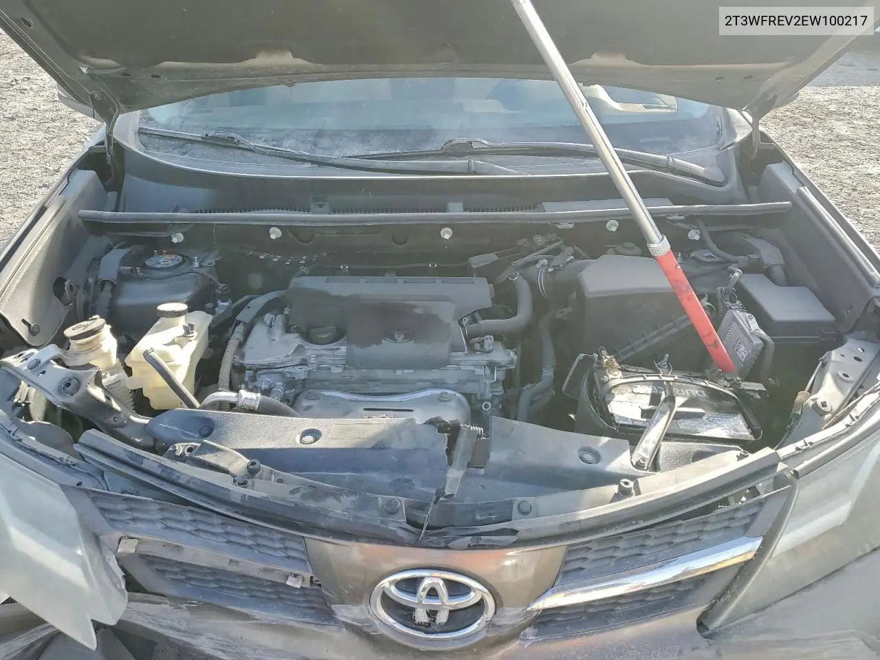 2T3WFREV2EW100217 2014 Toyota Rav4 Xle