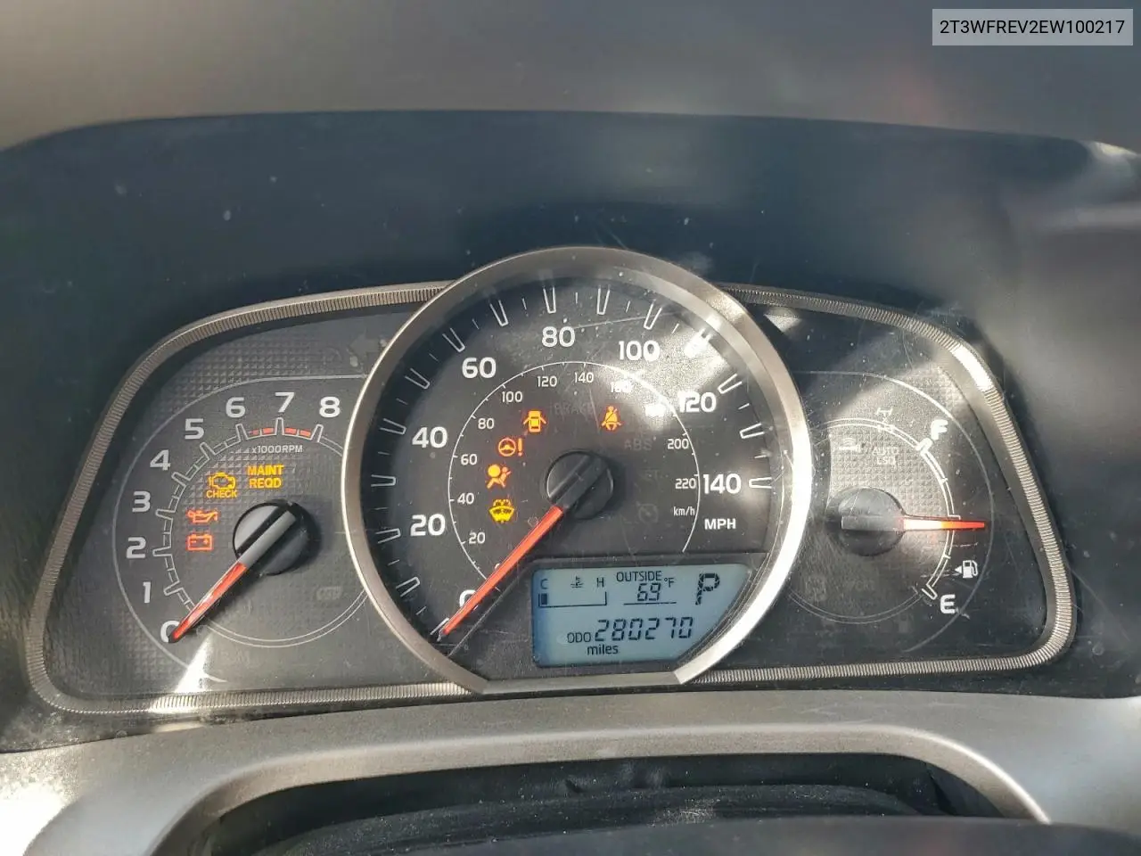 2T3WFREV2EW100217 2014 Toyota Rav4 Xle