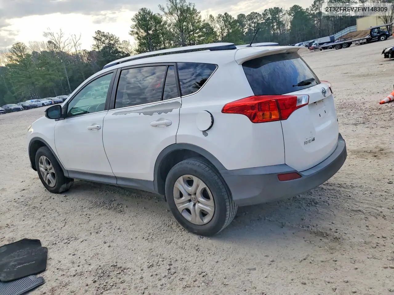 2T3ZFREV7FW148309 2015 Toyota Rav4 Le