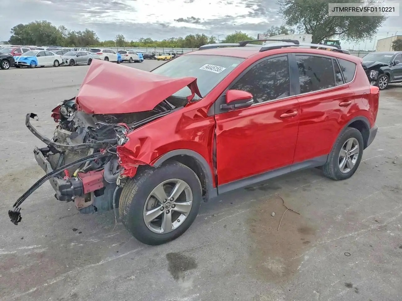 JTMRFREV5FD110221 2015 Toyota Rav4 Xle