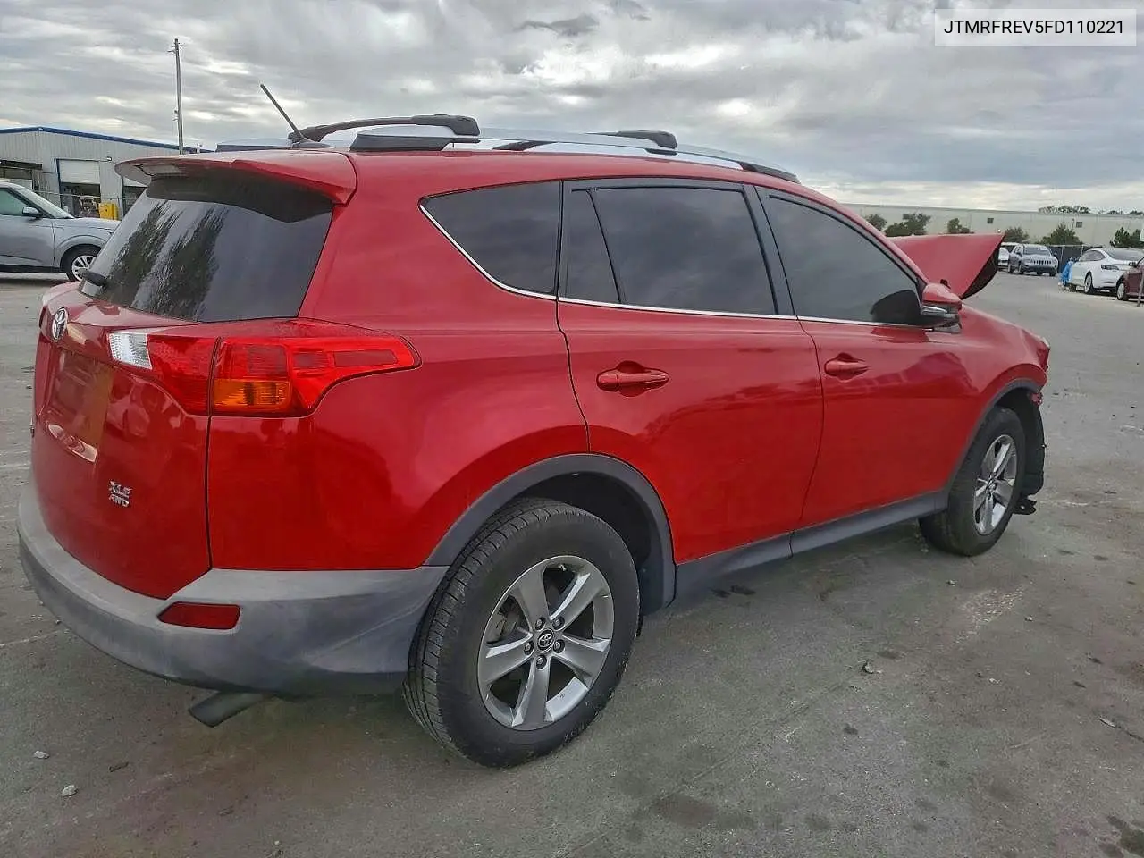 JTMRFREV5FD110221 2015 Toyota Rav4 Xle