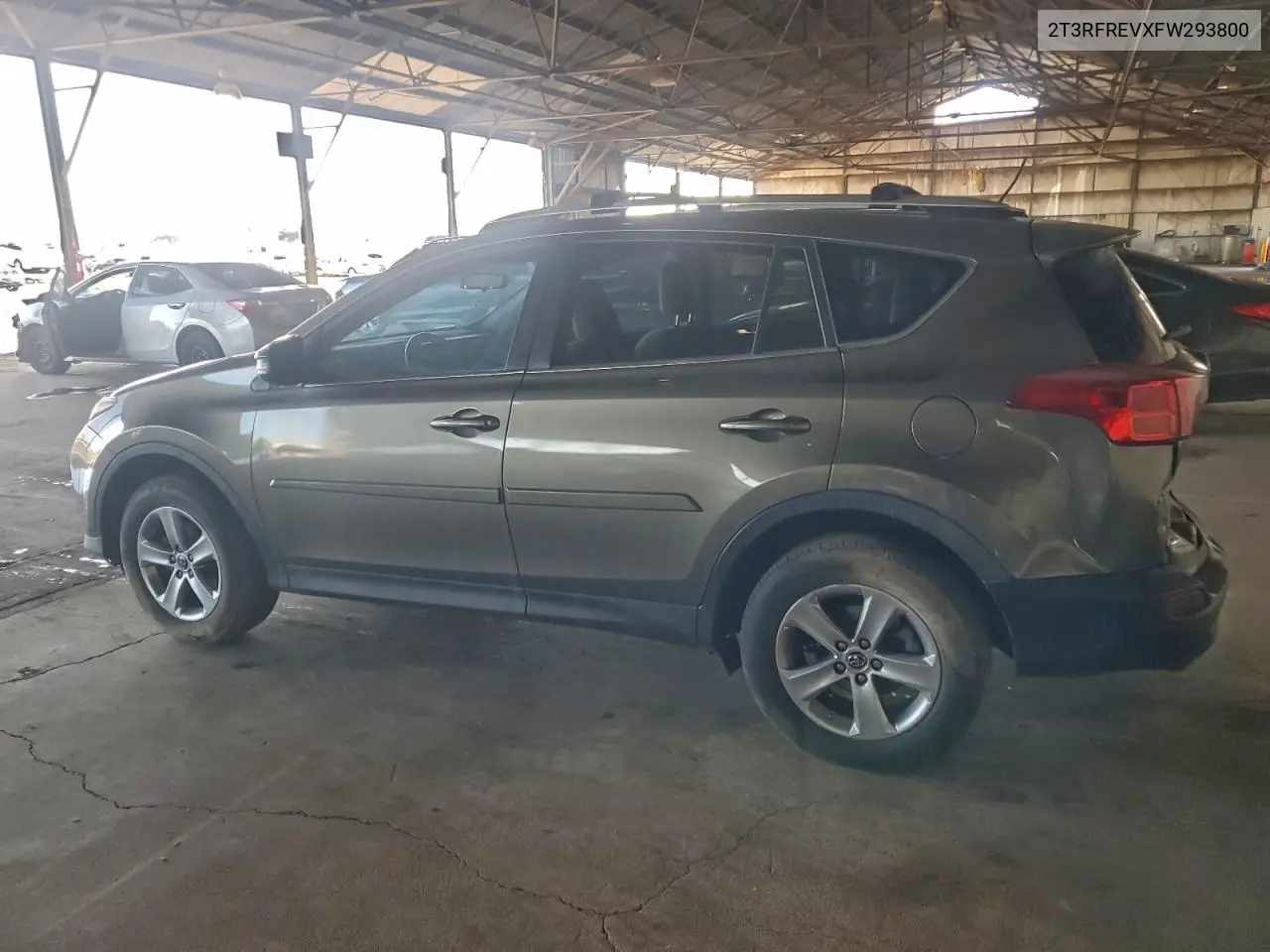 2T3RFREVXFW293800 2015 Toyota Rav4 Xle