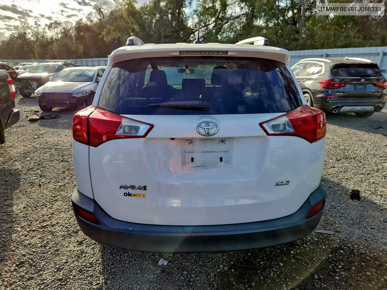 JTMWFREV8FJ058233 2015 Toyota Rav4 Xle