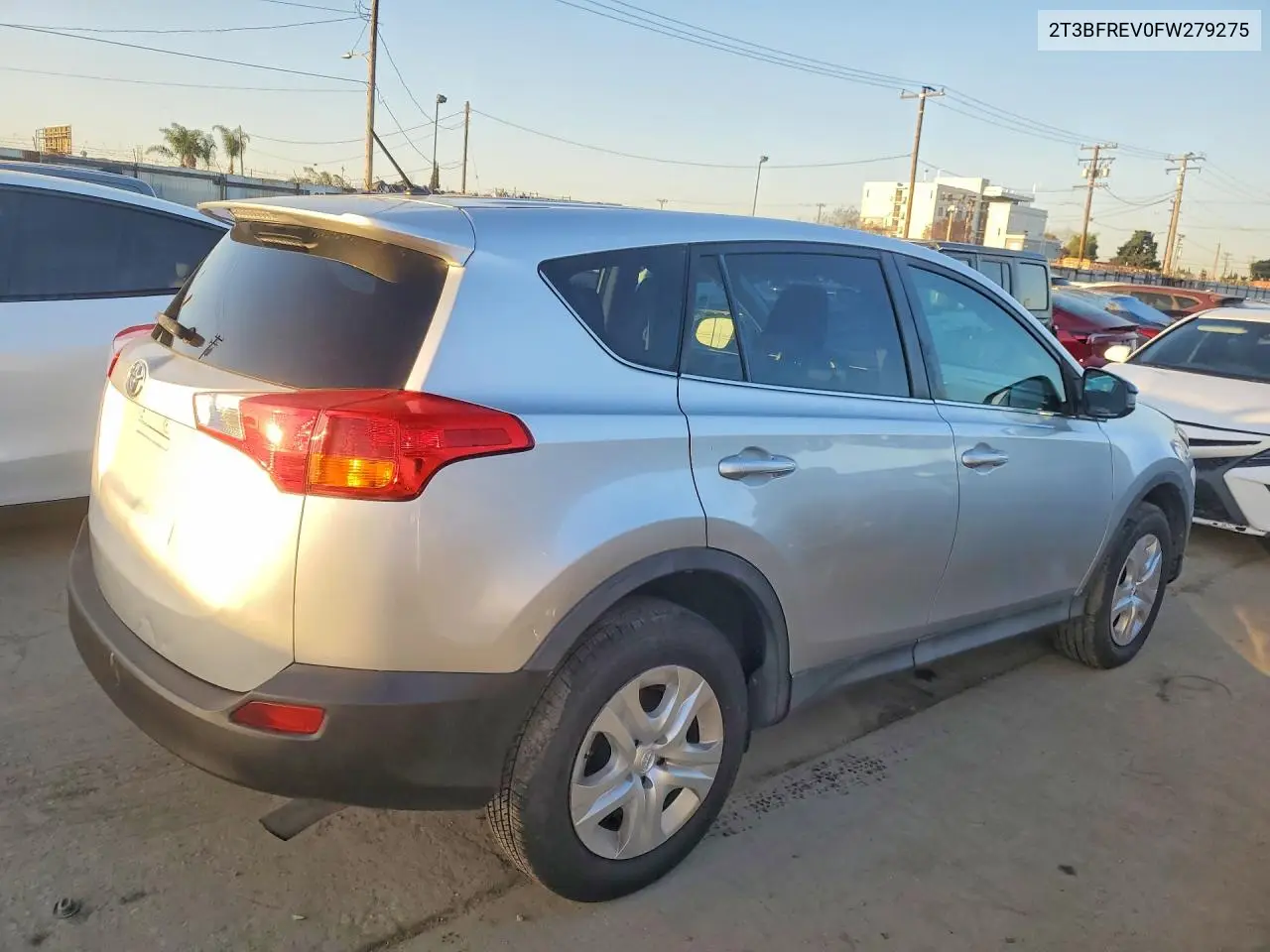 2T3BFREV0FW279275 2015 Toyota Rav4 Le