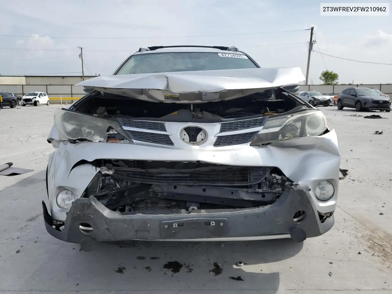 2T3WFREV2FW210962 2015 Toyota Rav4 Xle