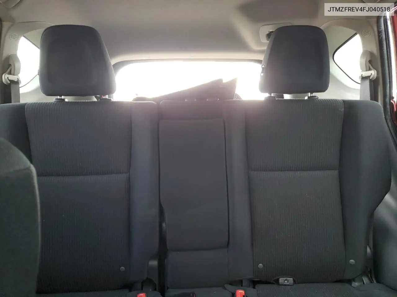 JTMZFREV4FJ040518 2015 Toyota Rav4 Le