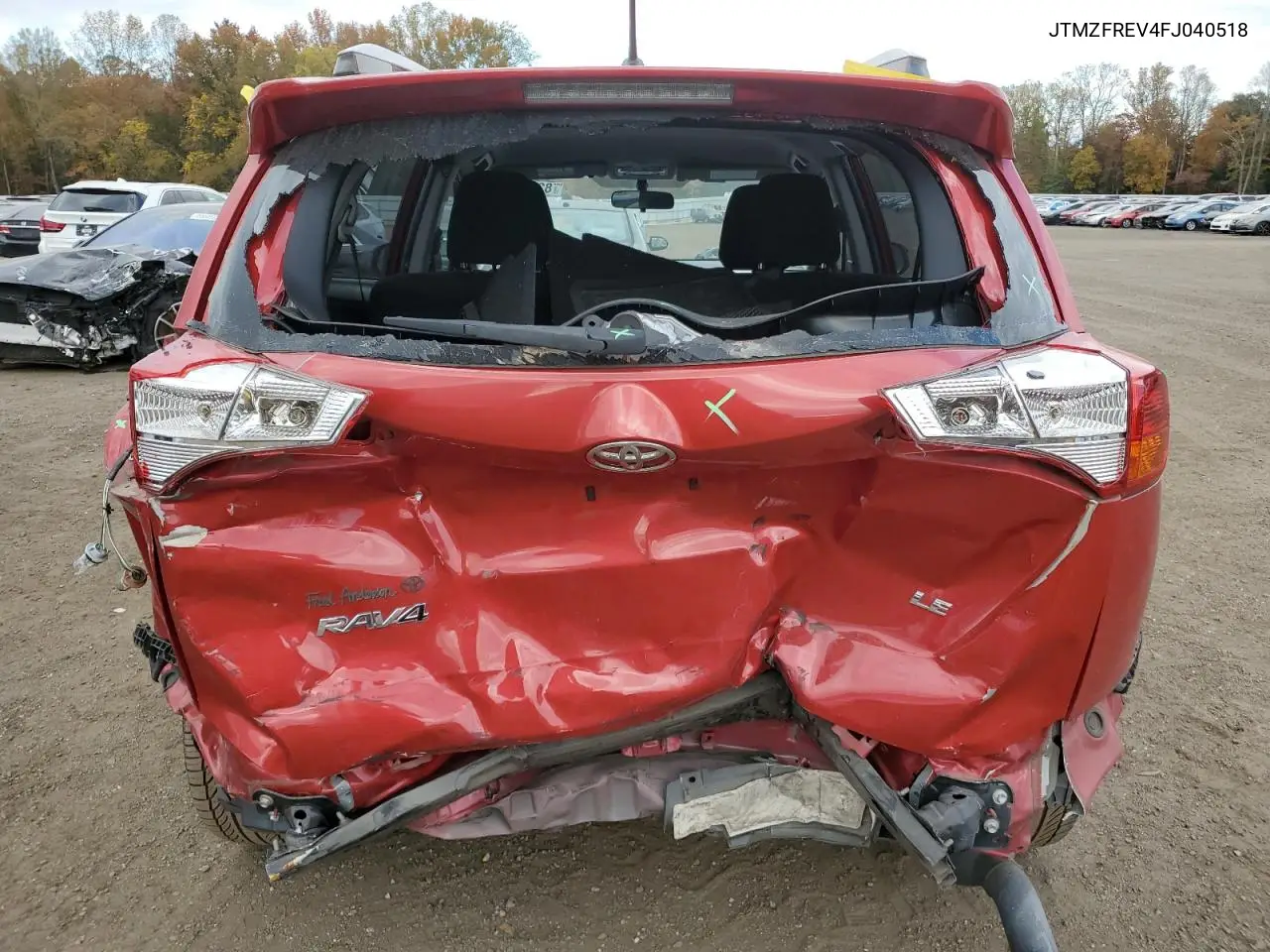 JTMZFREV4FJ040518 2015 Toyota Rav4 Le