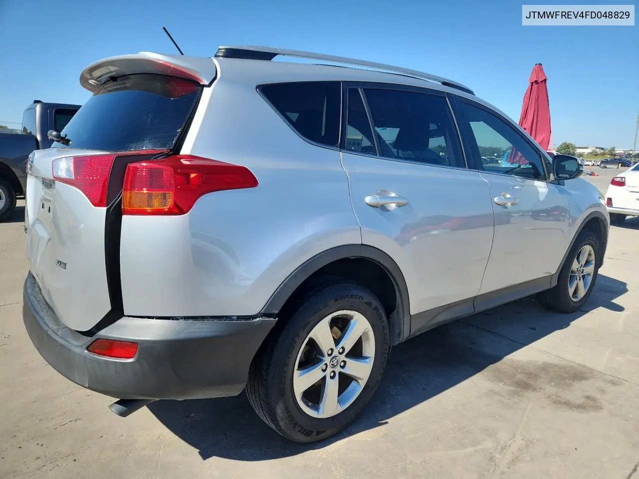 JTMWFREV4FD048829 2015 Toyota Rav4 Xle
