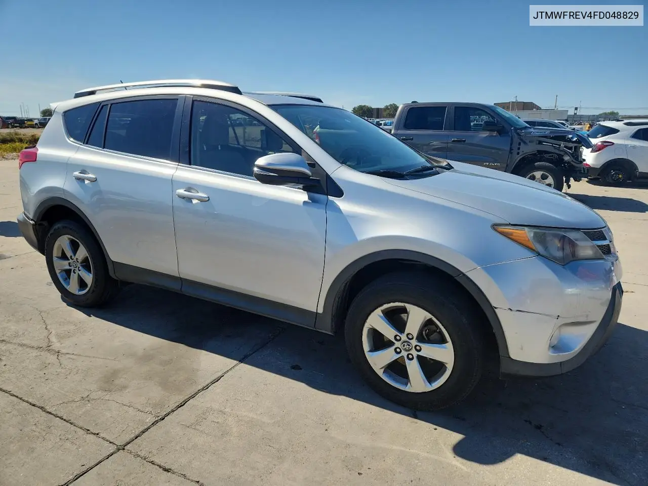 JTMWFREV4FD048829 2015 Toyota Rav4 Xle