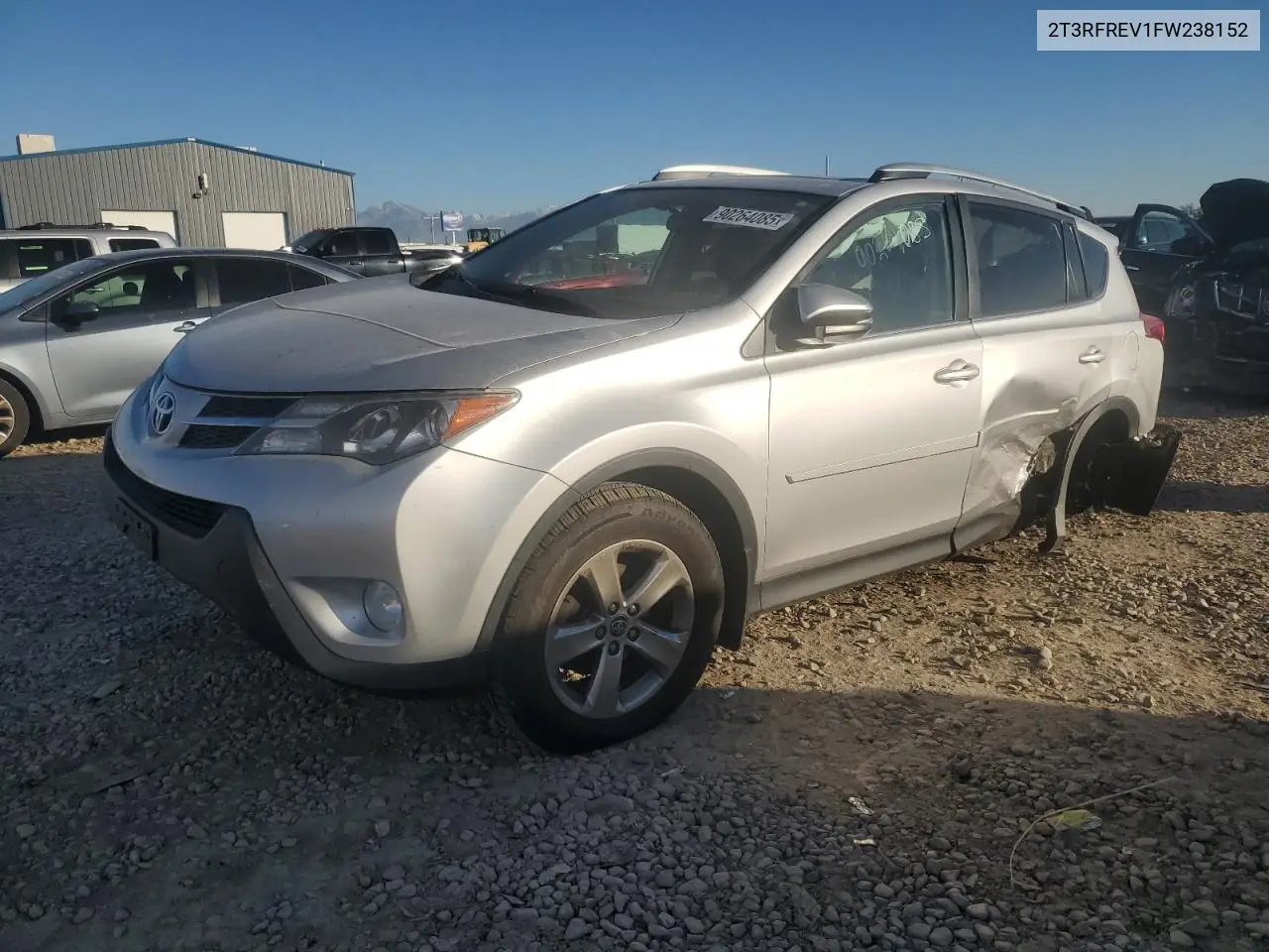 2T3RFREV1FW238152 2015 Toyota Rav4 Xle