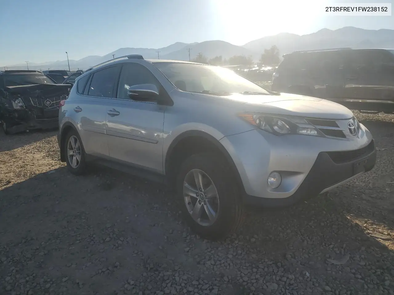 2T3RFREV1FW238152 2015 Toyota Rav4 Xle