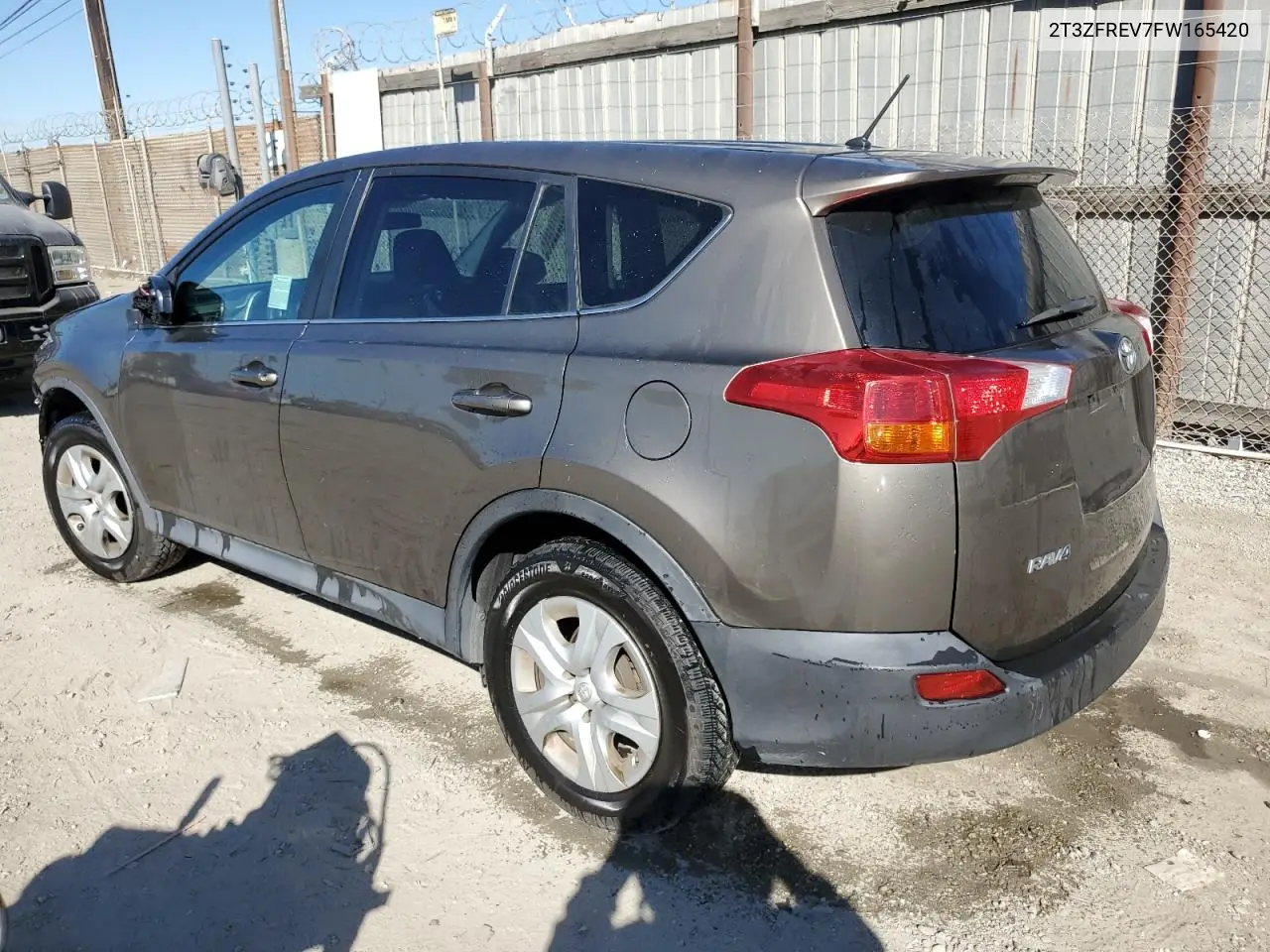 2T3ZFREV7FW165420 2015 Toyota Rav4 Le