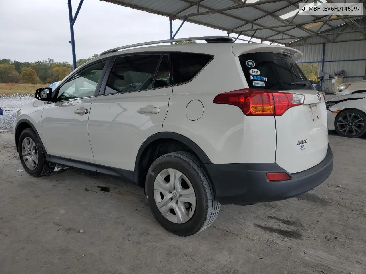 JTMBFREV5FD145097 2015 Toyota Rav4 Le