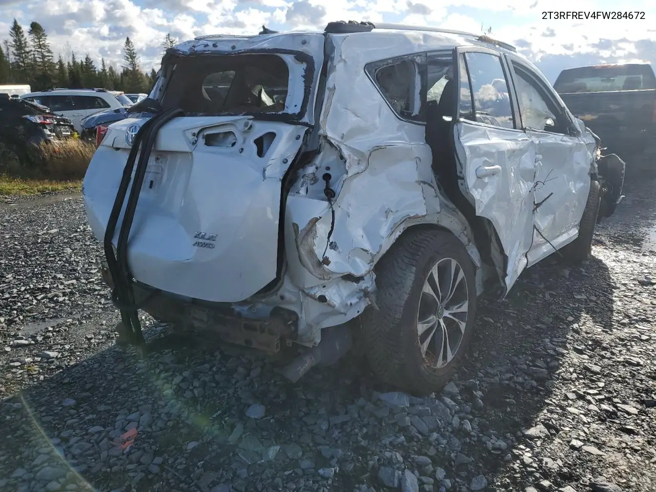 2T3RFREV4FW284672 2015 Toyota Rav4 Xle