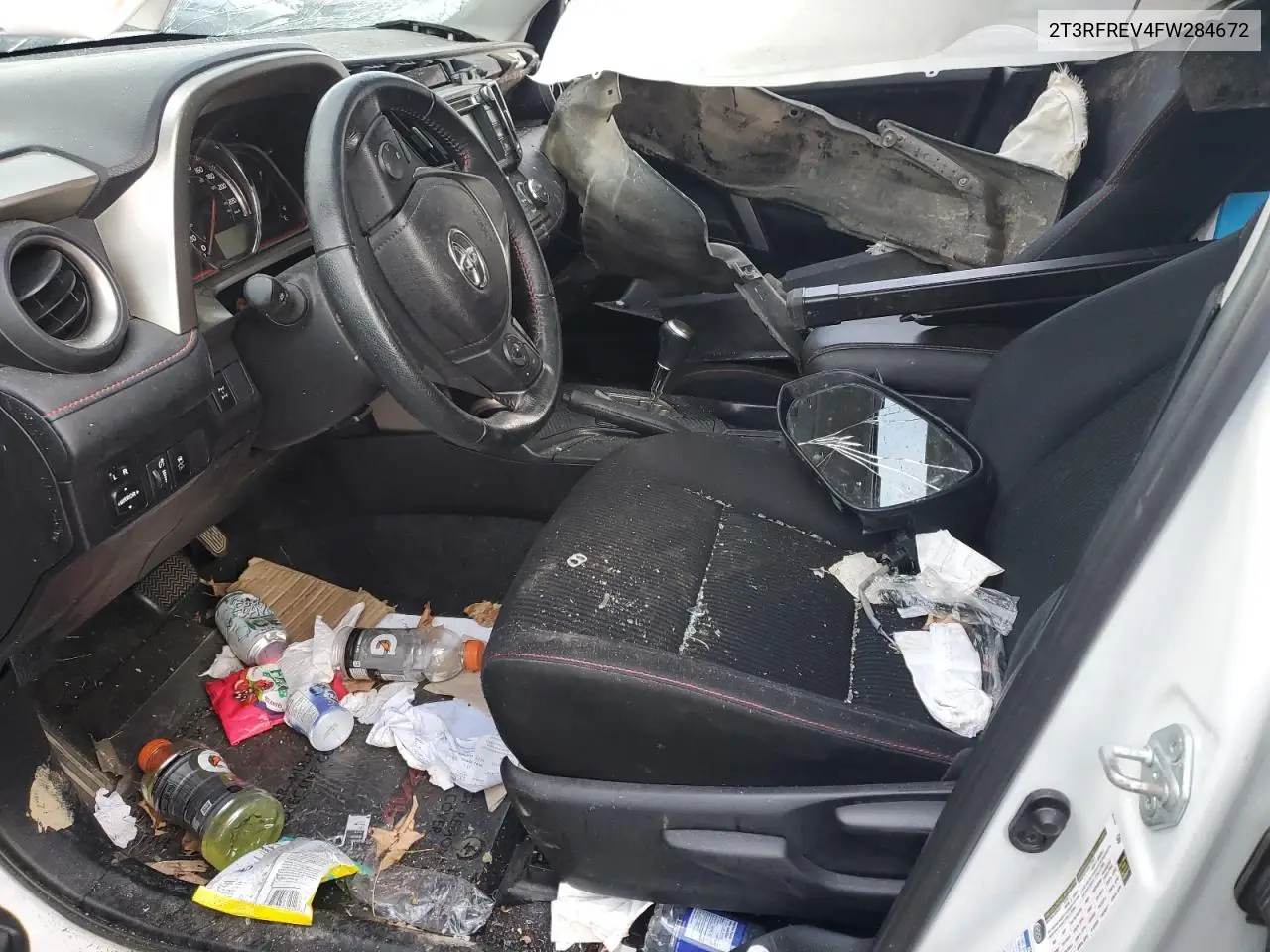 2T3RFREV4FW284672 2015 Toyota Rav4 Xle