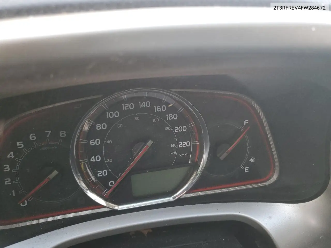 2T3RFREV4FW284672 2015 Toyota Rav4 Xle