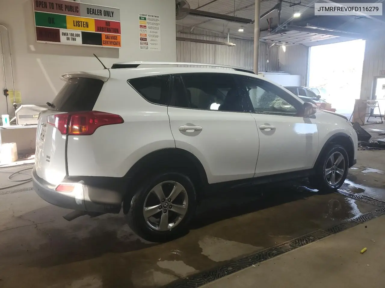 JTMRFREV0FD116279 2015 Toyota Rav4 Xle