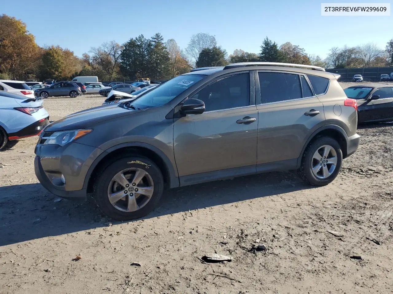 2T3RFREV6FW299609 2015 Toyota Rav4 Xle