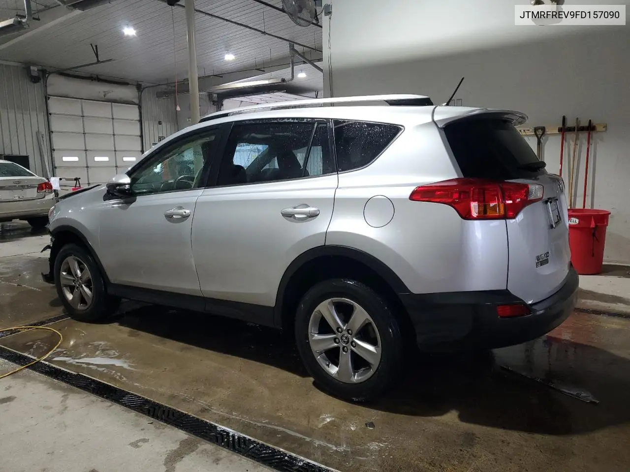JTMRFREV9FD157090 2015 Toyota Rav4 Xle