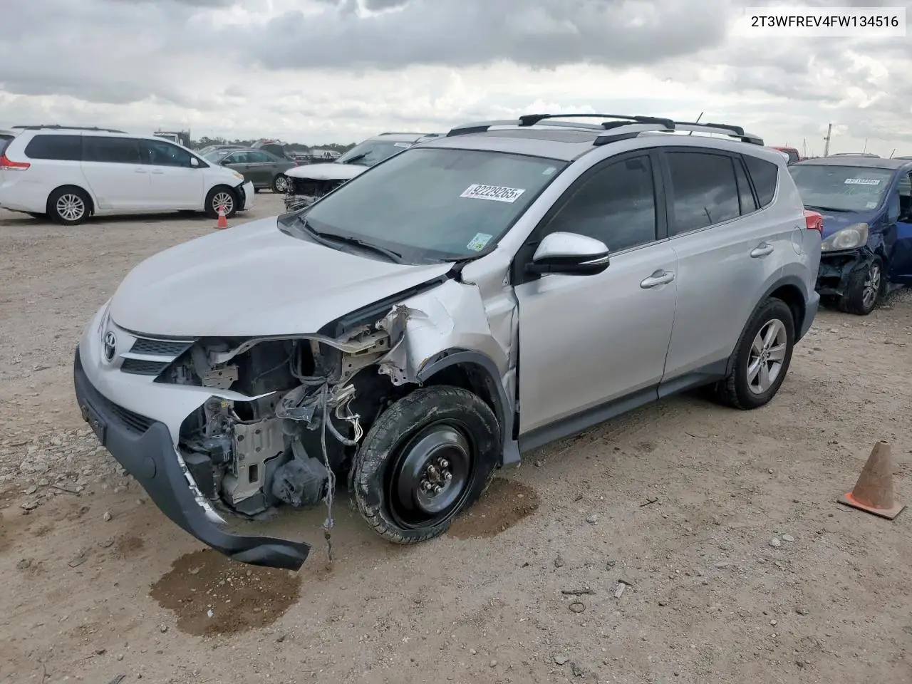 2T3WFREV4FW134516 2015 Toyota Rav4 Xle