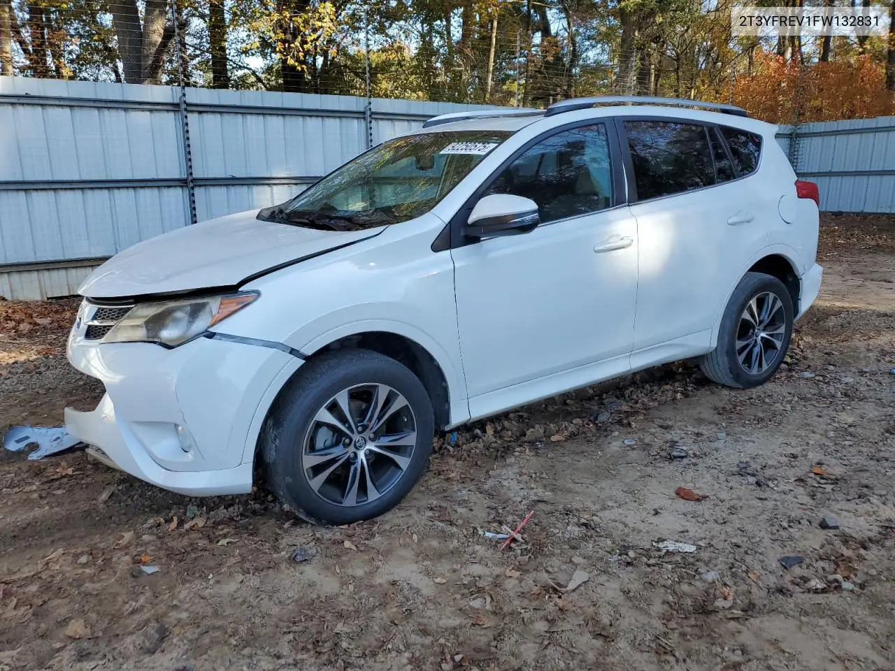 2T3YFREV1FW132831 2015 Toyota Rav4 Limited