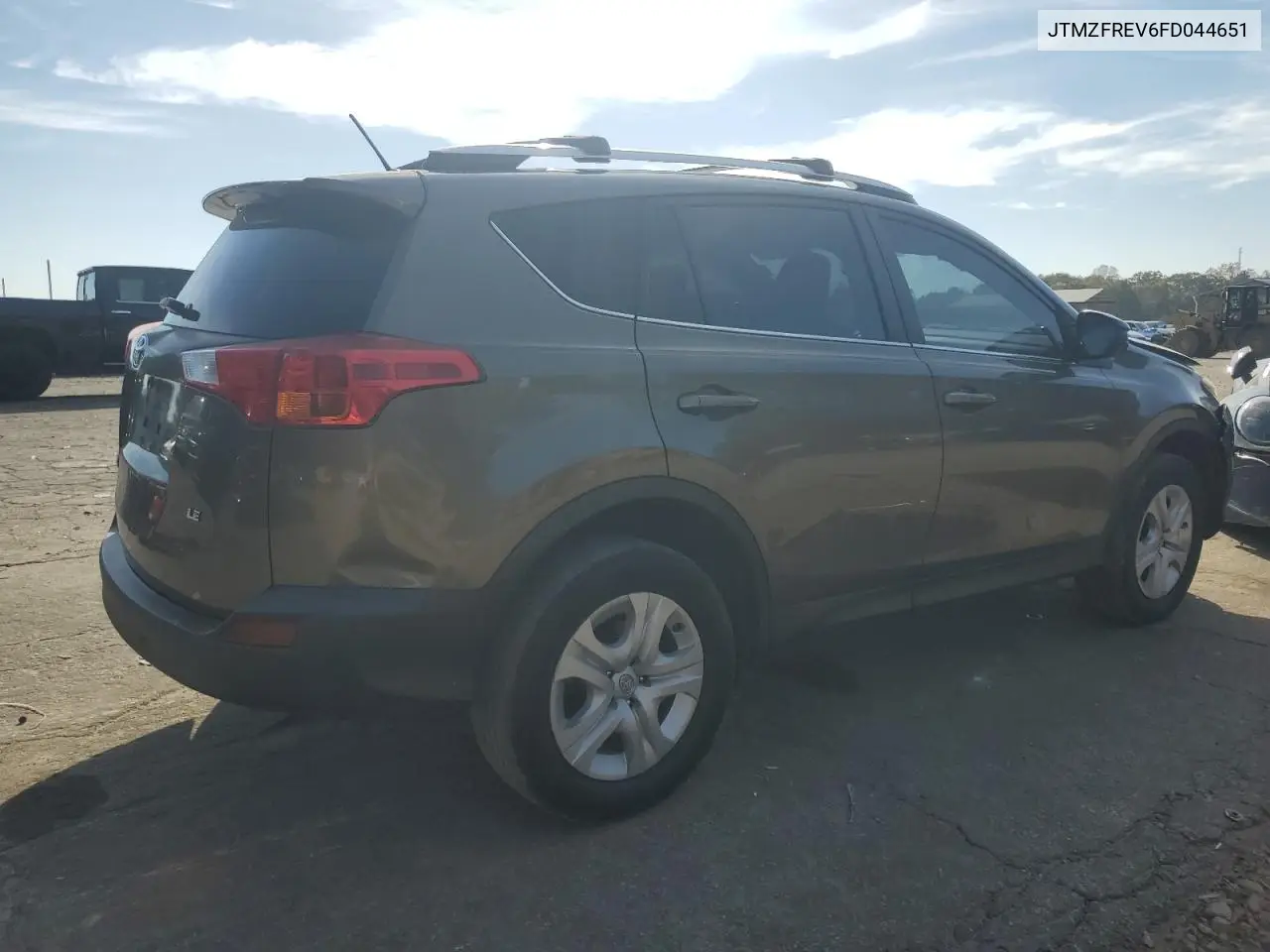 JTMZFREV6FD044651 2015 Toyota Rav4 Le
