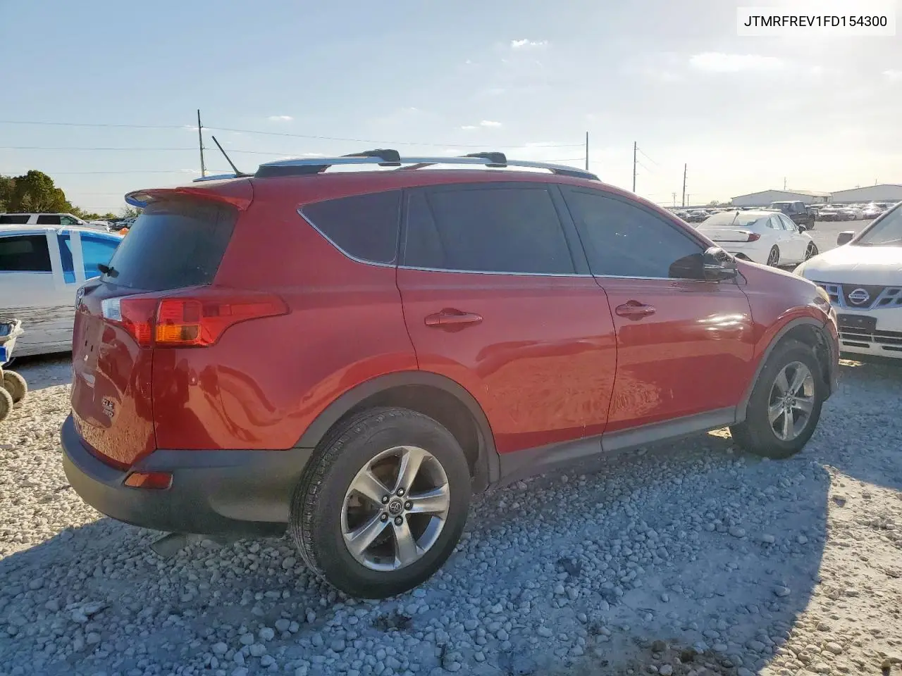 JTMRFREV1FD154300 2015 Toyota Rav4 Xle