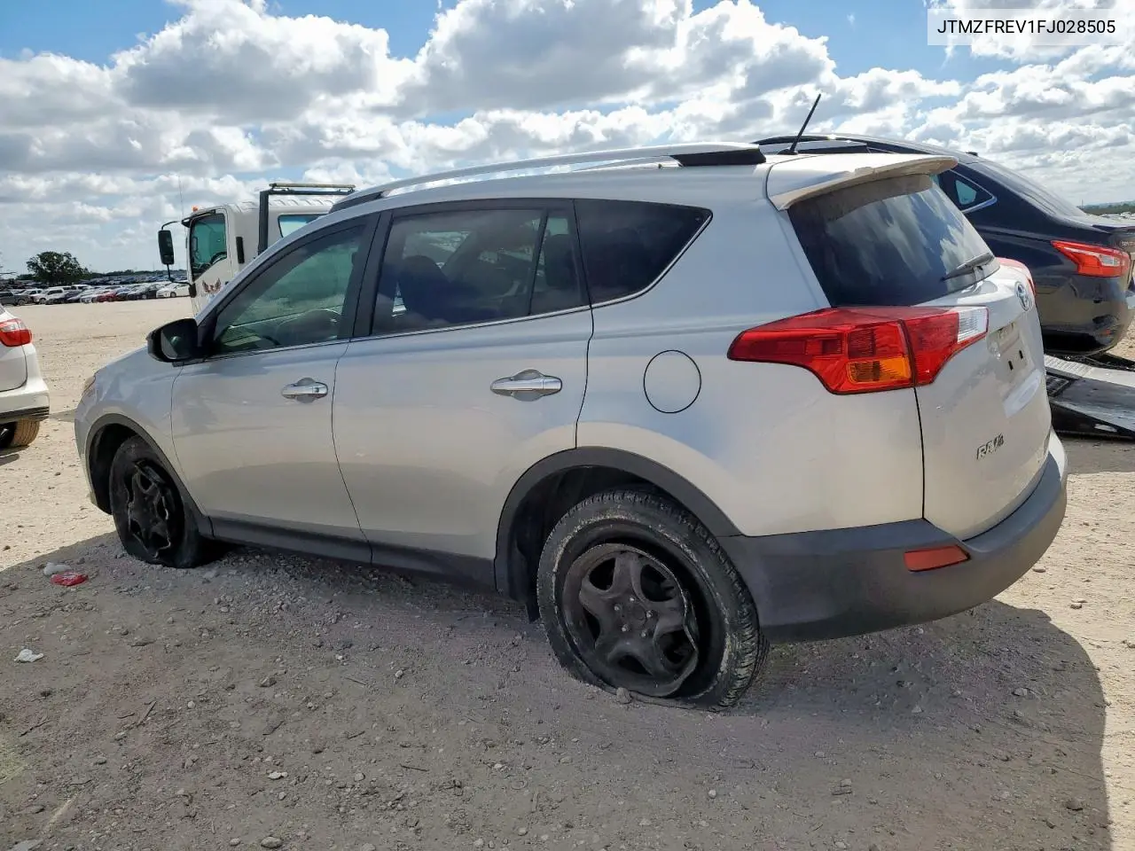 JTMZFREV1FJ028505 2015 Toyota Rav4 Le