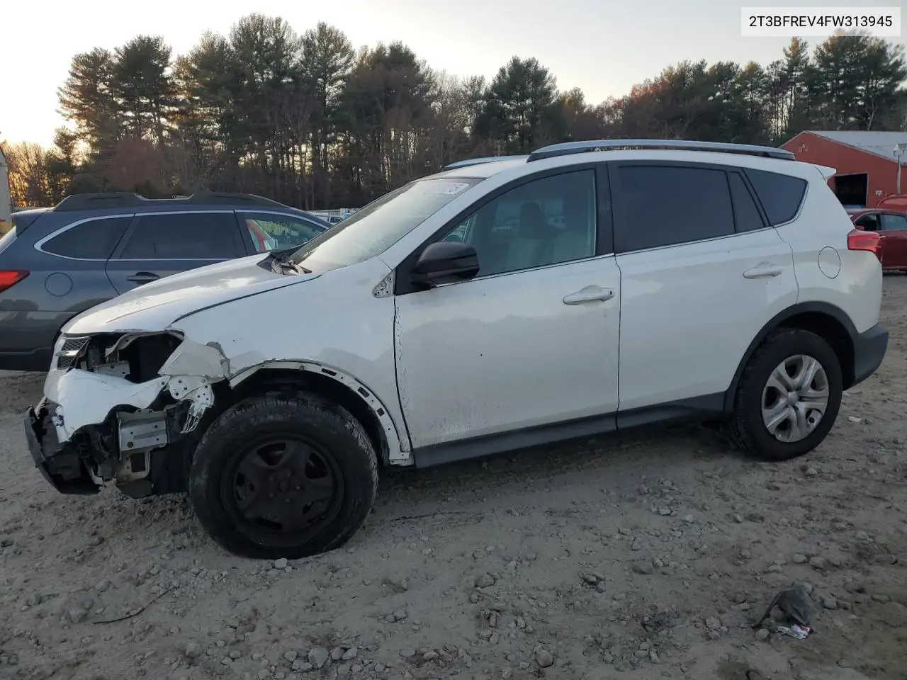 2T3BFREV4FW313945 2015 Toyota Rav4 Le
