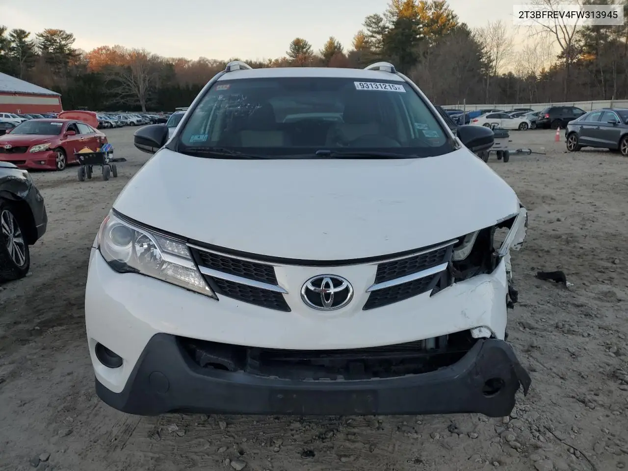 2T3BFREV4FW313945 2015 Toyota Rav4 Le