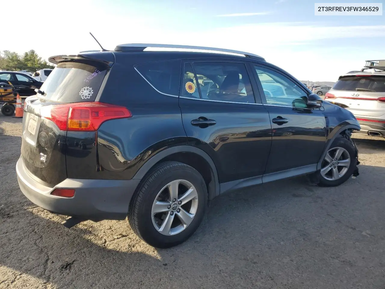 2T3RFREV3FW346529 2015 Toyota Rav4 Xle