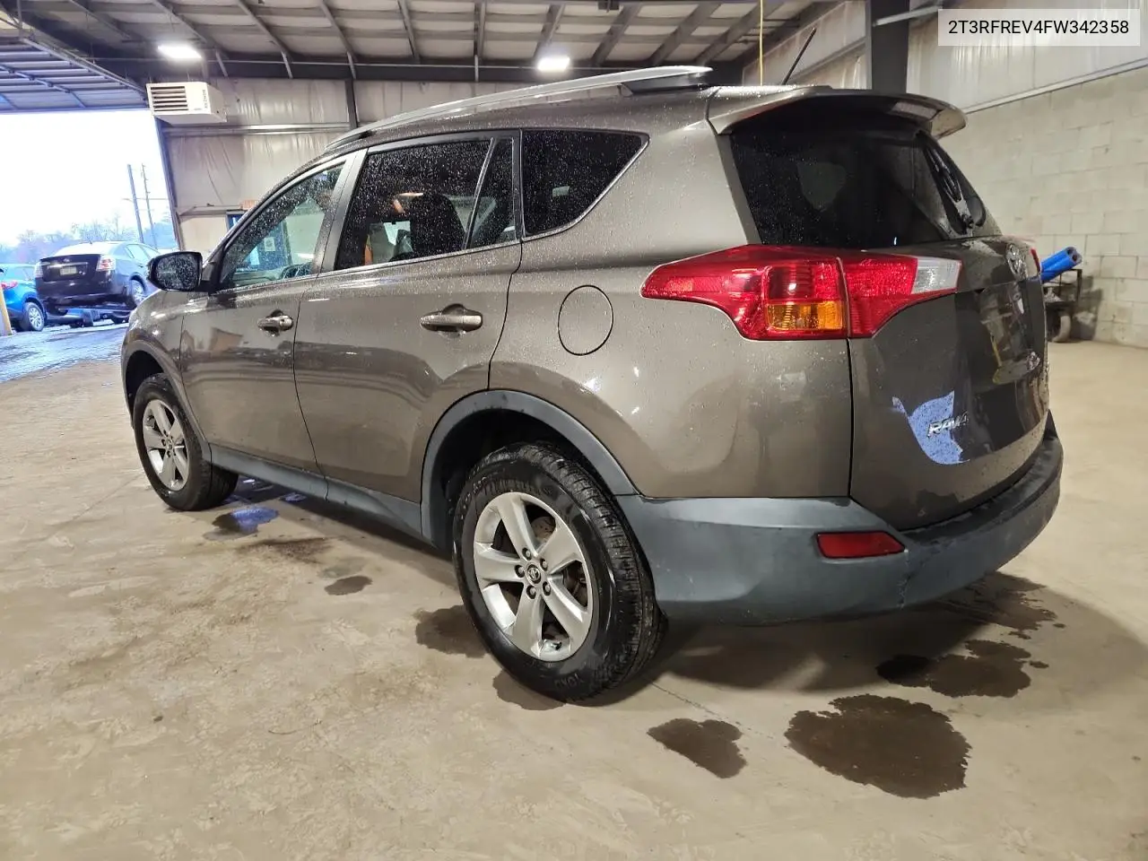 2T3RFREV4FW342358 2015 Toyota Rav4 Xle