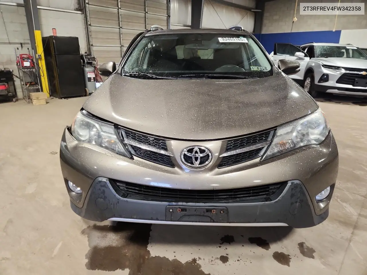 2T3RFREV4FW342358 2015 Toyota Rav4 Xle