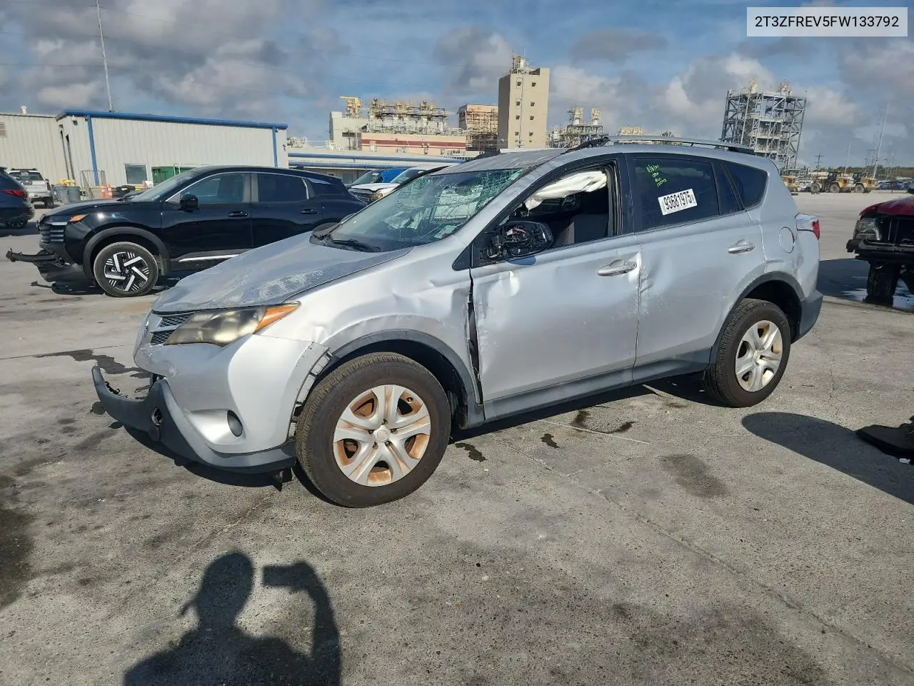 2T3ZFREV5FW133792 2015 Toyota Rav4 Le