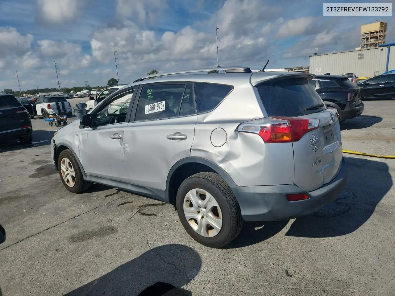 2T3ZFREV5FW133792 2015 Toyota Rav4 Le