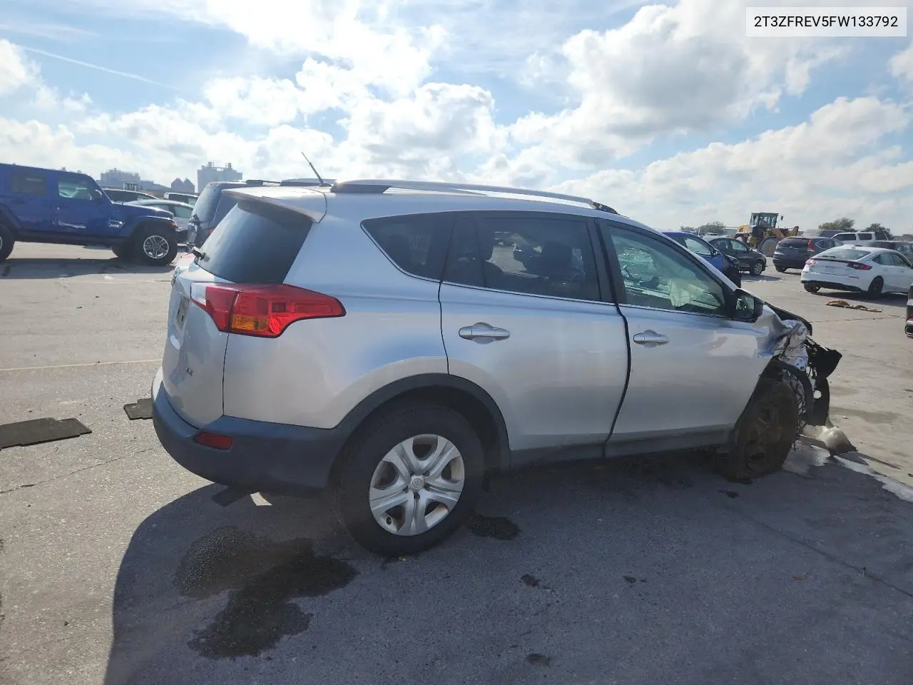 2T3ZFREV5FW133792 2015 Toyota Rav4 Le