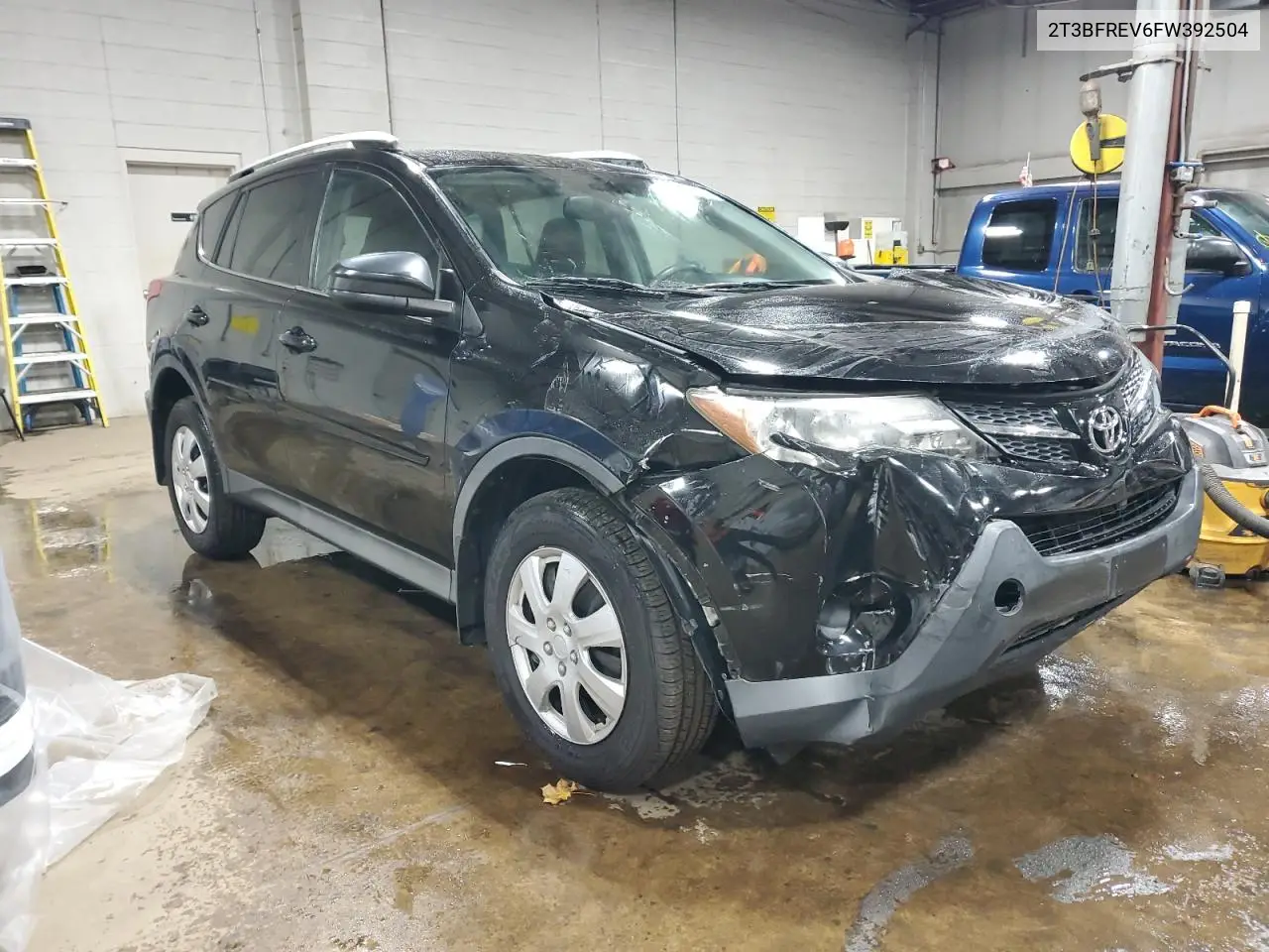 2T3BFREV6FW392504 2015 Toyota Rav4 Le