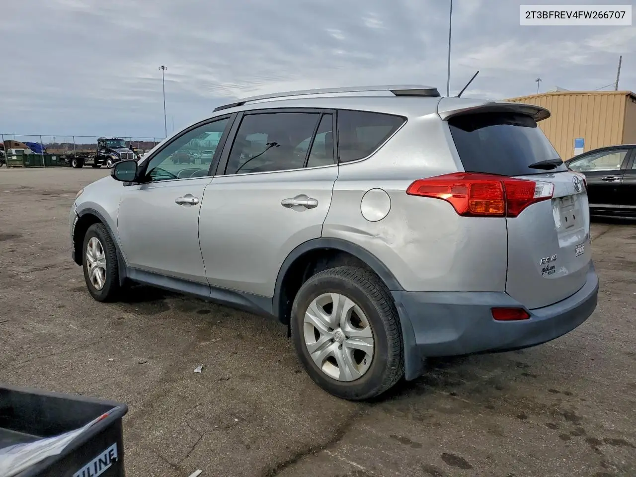 2T3BFREV4FW266707 2015 Toyota Rav4 Le