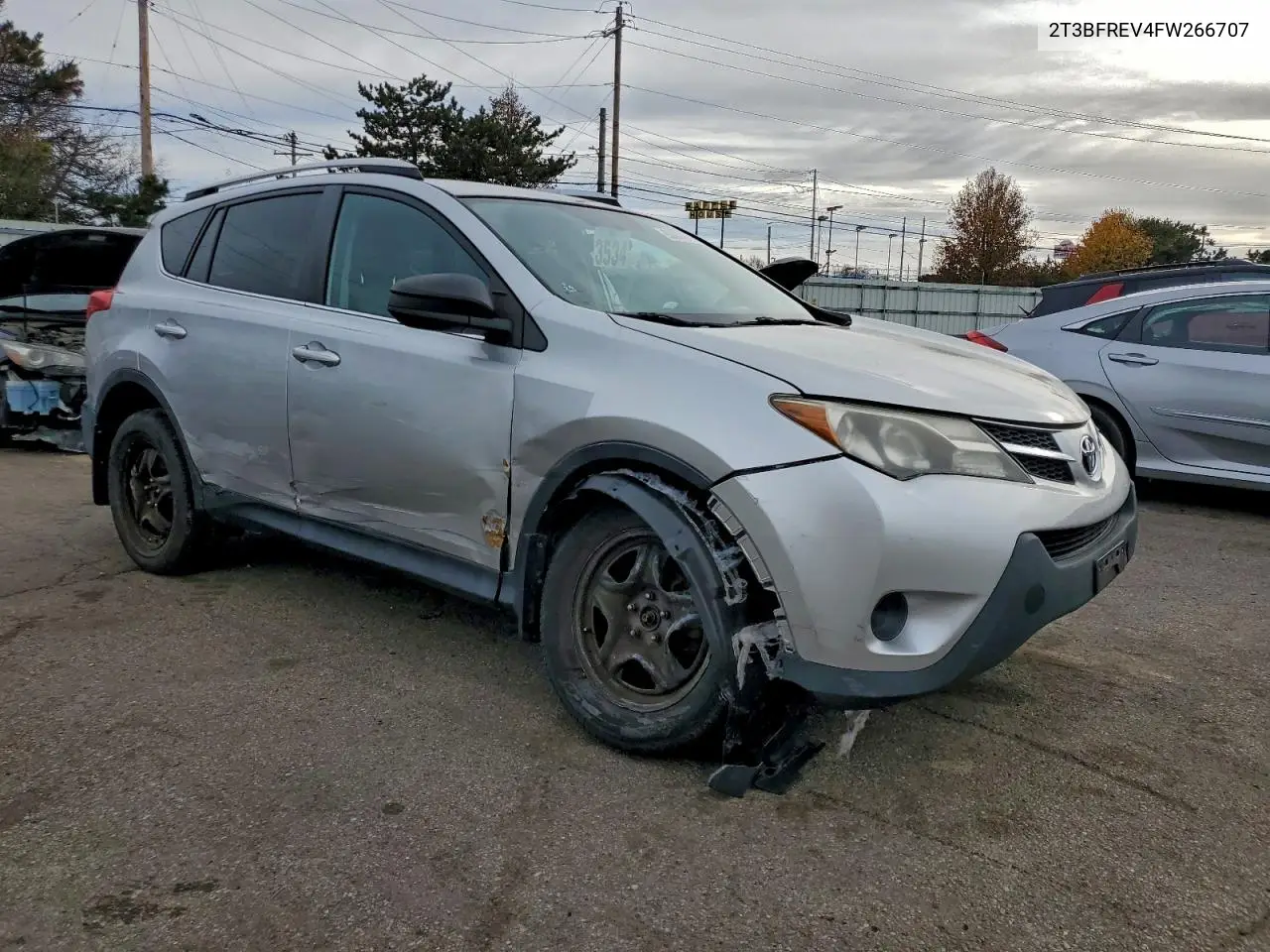 2T3BFREV4FW266707 2015 Toyota Rav4 Le