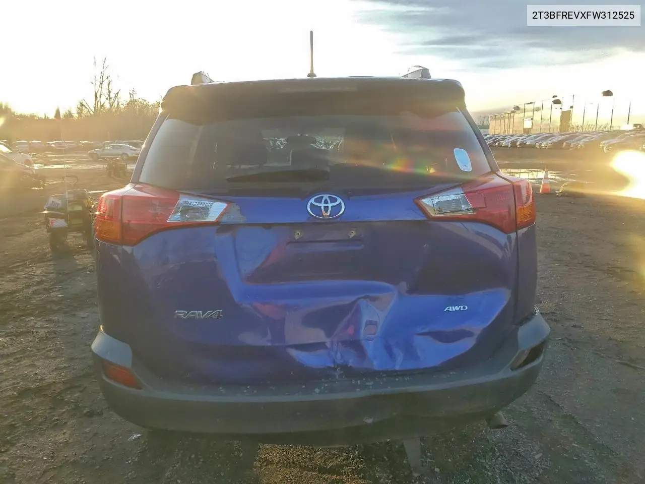2T3BFREVXFW312525 2015 Toyota Rav4 Le