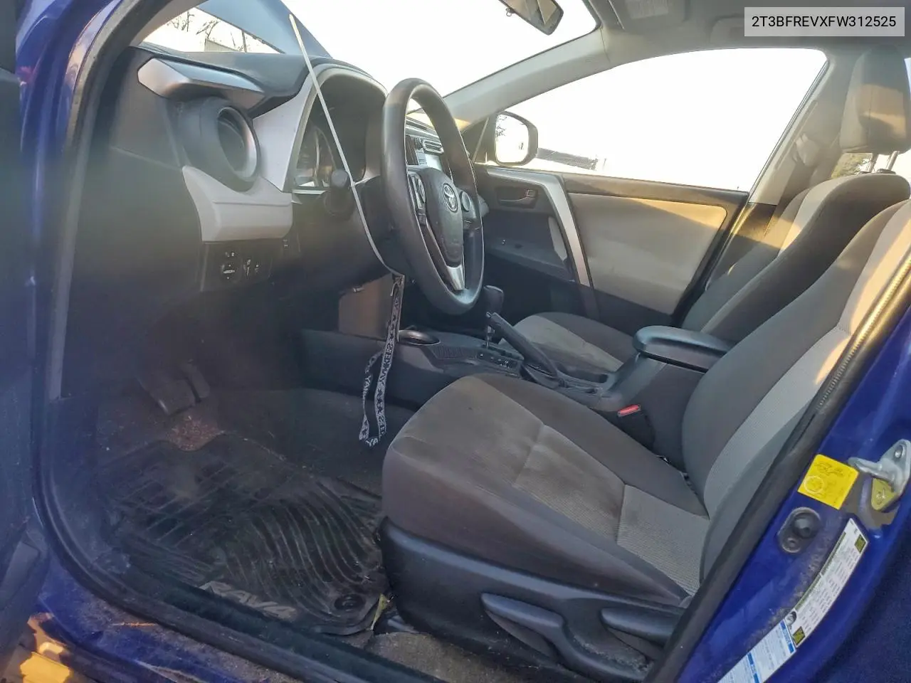 2T3BFREVXFW312525 2015 Toyota Rav4 Le