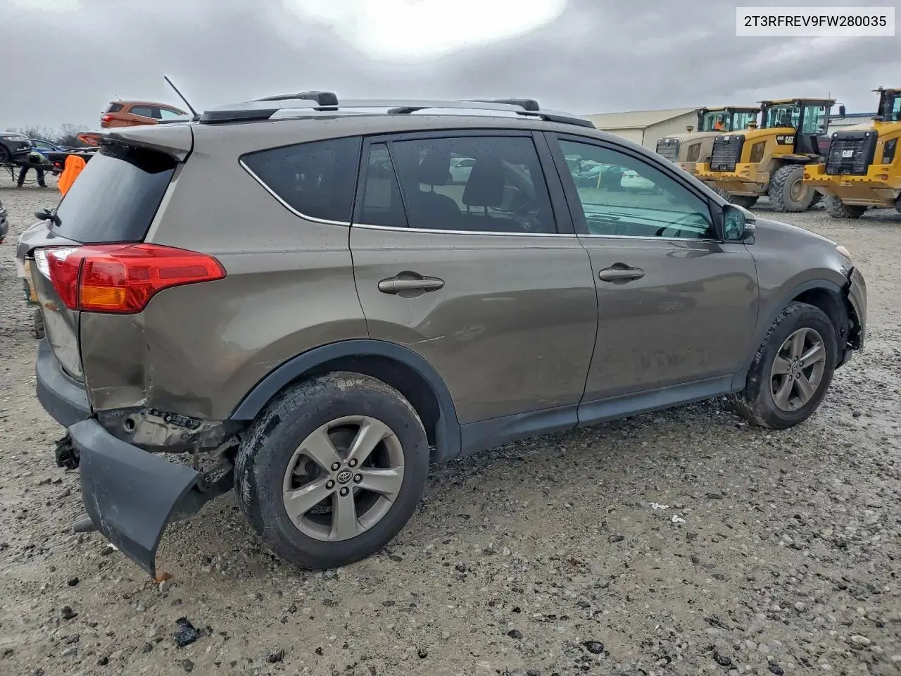 2T3RFREV9FW280035 2015 Toyota Rav4 Xle