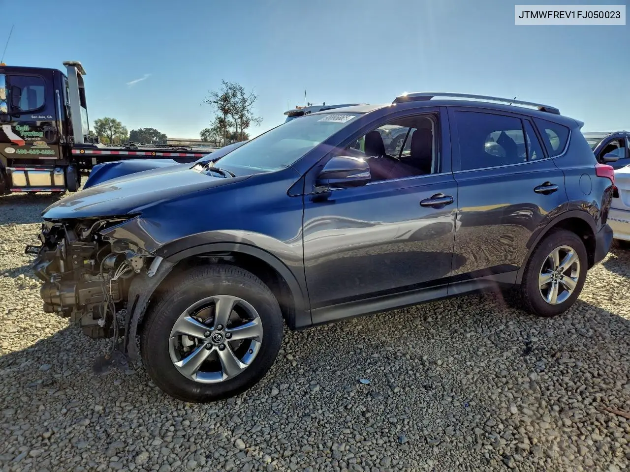 JTMWFREV1FJ050023 2015 Toyota Rav4 Xle