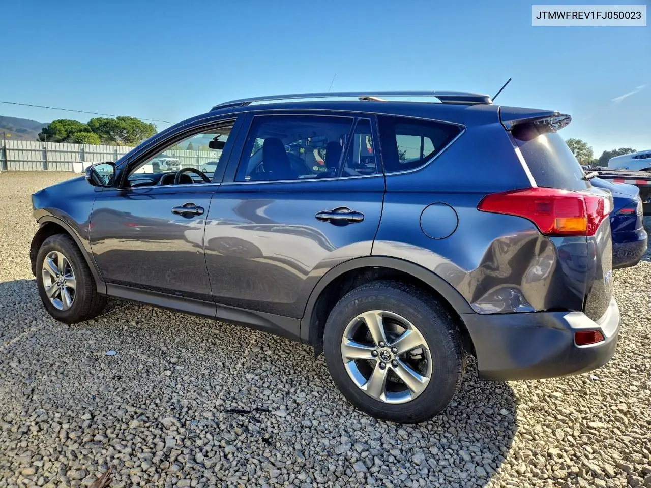 JTMWFREV1FJ050023 2015 Toyota Rav4 Xle
