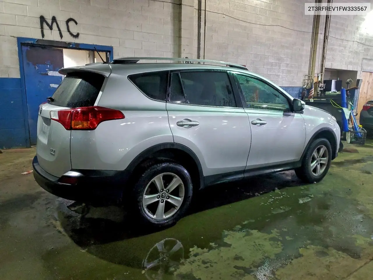 2T3RFREV1FW333567 2015 Toyota Rav4 Xle