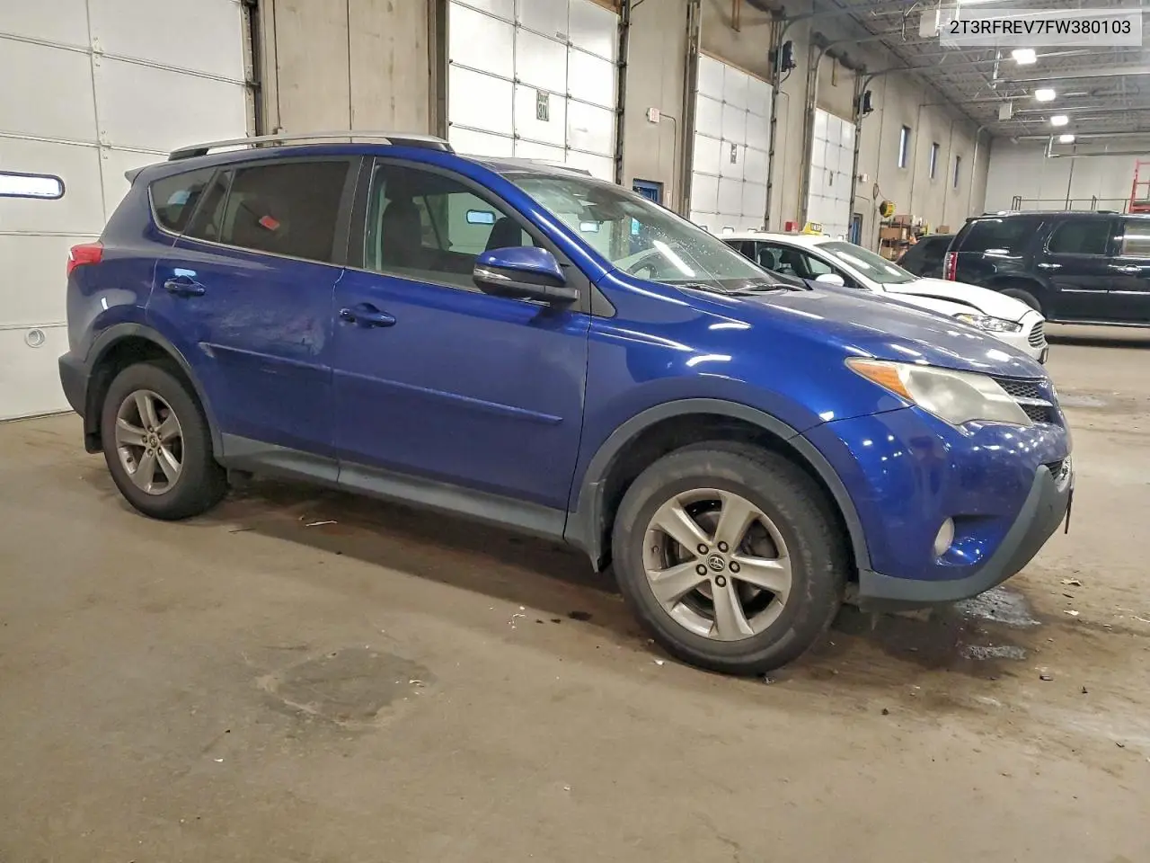2T3RFREV7FW380103 2015 Toyota Rav4 Xle