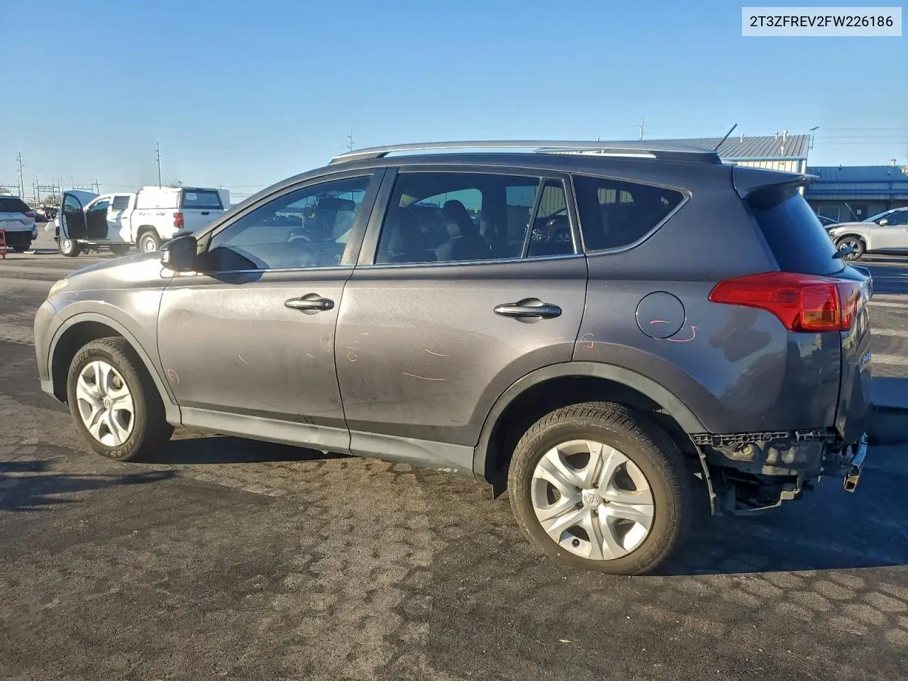 2T3ZFREV2FW226186 2015 Toyota Rav4 Le