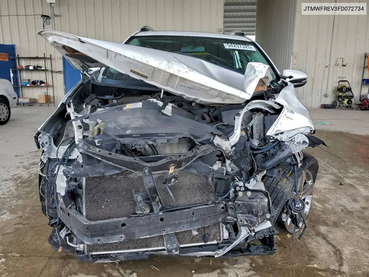 JTMWFREV3FD072734 2015 Toyota Rav4 Xle