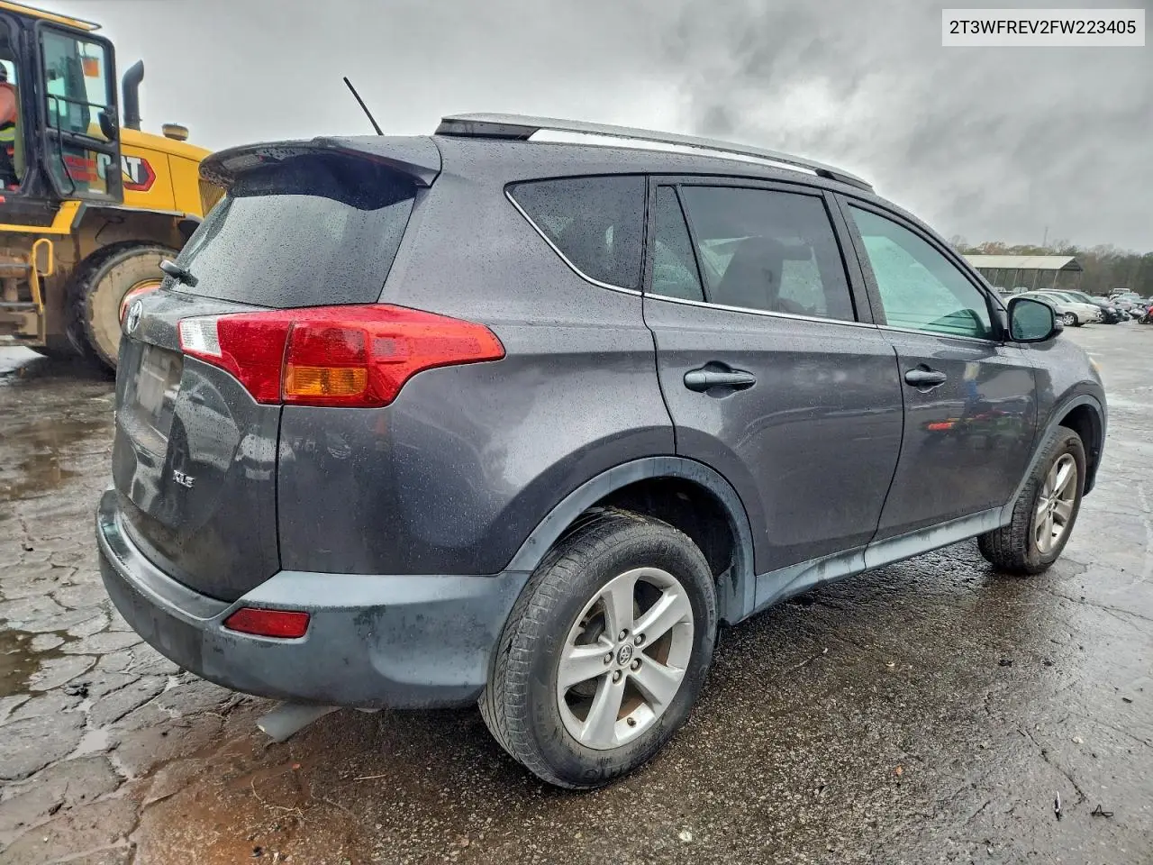 2T3WFREV2FW223405 2015 Toyota Rav4 Xle